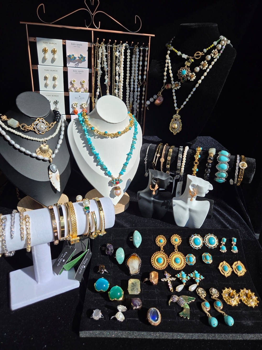 FREE GIVEAWAY 🎁 Jewelry + Socks Bundle — Free Shipping No Purchase Needed!
